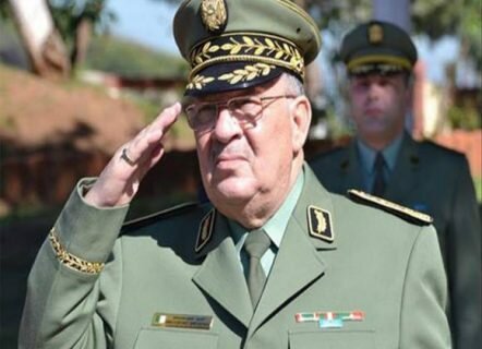 ارتش الجزایر نسبت به مناقشات انتخاباتی اعلام بی‌طرفی کرد