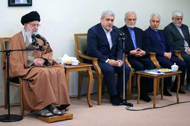 لقاء الامام الخامنئي بجمع من المسؤولين والباحثين في معهد بحوث العلوم الإدراكية image.png