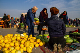 غالبا میوه و تره بار بخش عمده‌ای از یکشنبه بازار مجیدیه را فرا گرفته است. 
