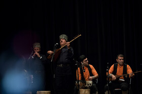 اجرای گروه موسیقی نواحی سازینه به سرپرستی پیمان بزرگ‌نیا در جشن نوزده سالگی خانه موسیقی