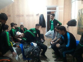 چاقوکشی در لیگ ۲ فوتبال!/ بزن‌بزن تماشاگران، بازیکنان و کادر فنی!