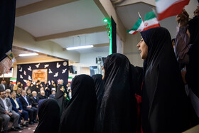 مراسم نمادین نواخته شدن زنگ انقلاب
