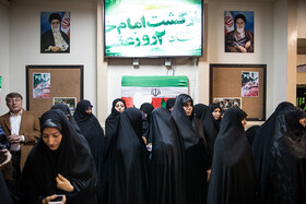 مراسم نمادین نواخته شدن زنگ انقلاب