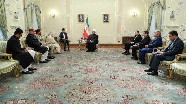 اظهار امیدواری روحانی نسبت به عملیاتی شدن خط لوله انتقال گاز ایران به پاکستان 
