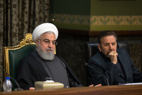 حسن روحانی سید محمود واعظی، رییس دفتر رییس جمهور و سرپرست نهاد ریاست جمهوری در جلسه هیات دولت