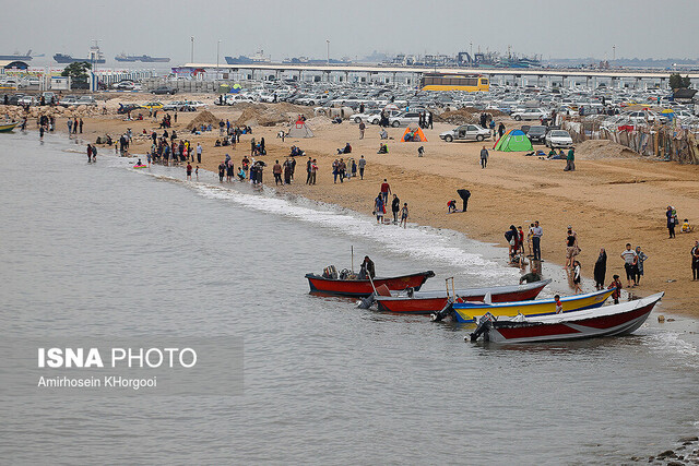 تصویر آرشیوی است اسکان اضطراری مسافران در هرمزگان/ تردد کشتیها ادامه دارد
