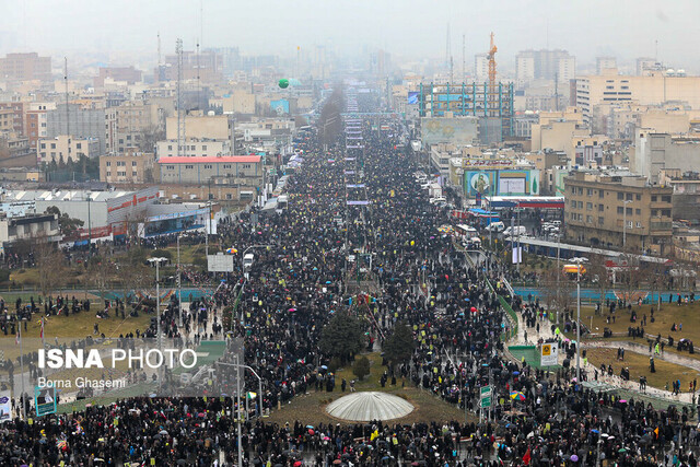 فریب خوردگان را به تفکر نسبت به دستاوردهای بیبدیل انقلاب فرامیخوانیم 
 فریب خوردگان را به تفکر نسبت به دستاوردهای بیبدیل انقلاب فرامیخوانیم