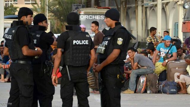 درگیری‌ها میان معترضان و پلیس تونس