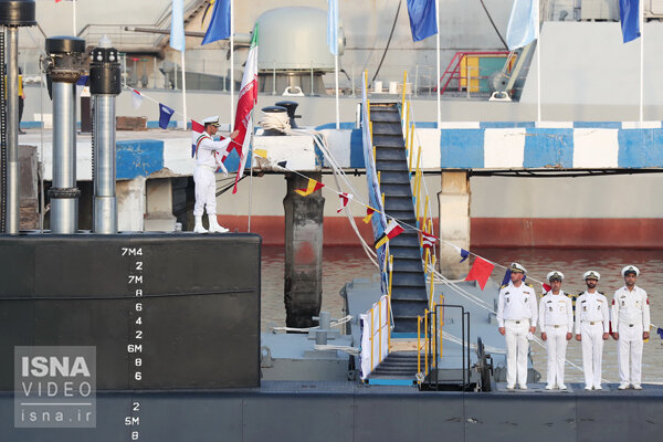ویدئو / مراسم الحاق زیردریایی فاتح به نیروی دریایی ارتش