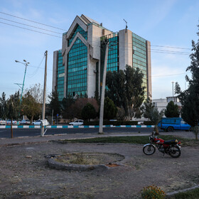 این ساختمان عظیم  «ریاست جمهوری» نام دارد و در دوران محمد خاتمی افتتاح شد . این ساختمان در حال حاضر متروک و بی‌استفاده است.