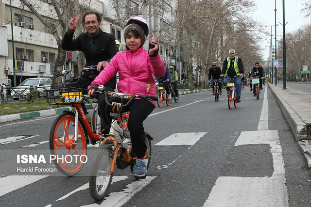 همایش بزرگ دوچرخه سواری ۲هزار دانشجو و دانش آموز در خیابان‌های مرکز پایتخت