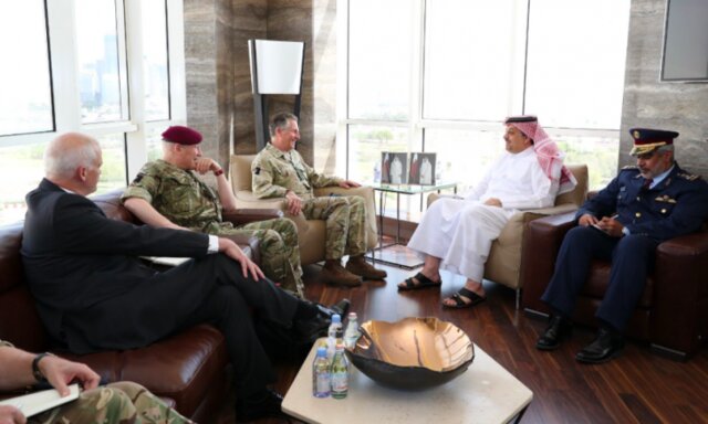 وزیر دفاع قطر با رئیس ستاد کل ارتش انگلیس روابط