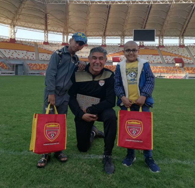 حضور کودکان سرطانی در تمرین فولاد