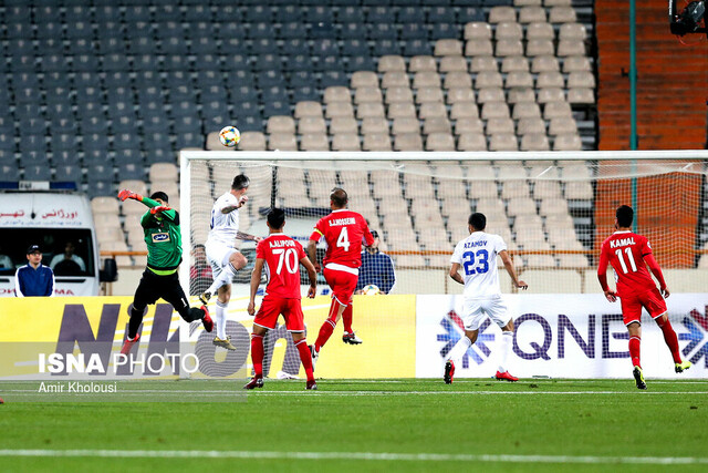 هافبک پاختاکور بهترین بازیکن زمین شد