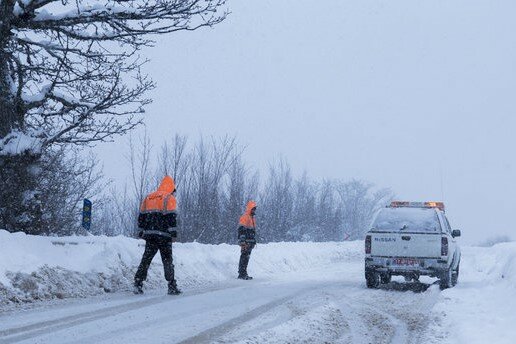 برف و باران در جاده‌های ۱۱ استان کشور / ترافیک پرحجم در چالوس و هراز