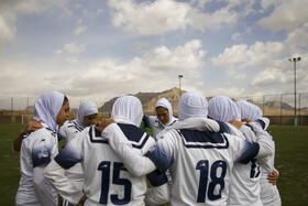 سرمربی تیم فوتبال زنان ملوان: برای کسب نتیجه خوب مبارزه می‌کنیم