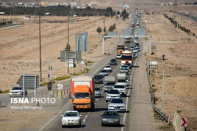 ترافیک در محورهای مواصلاتی قزوین سنگین و پرحجم است