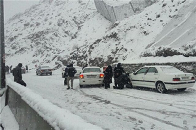 بارش برف در محورهای مواصلاتی کردستان