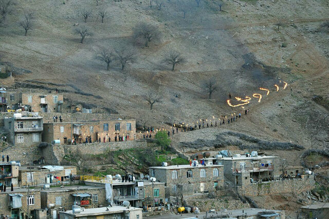 آئین باستانی “ئاگر نوروزی”در روستای زردویی پاوه