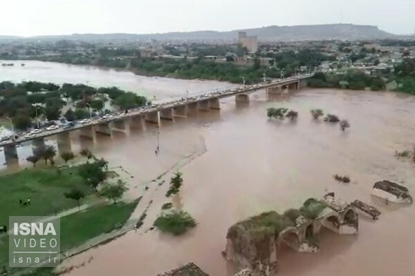 ویدئو/ بالا آمدن آب در رودخانه شوشتر بعد از بارش‌های اخیر