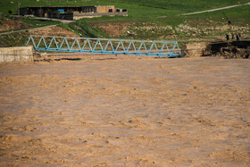 تنها پل ارتباطی روستای حیات الغیب قطع شده است.