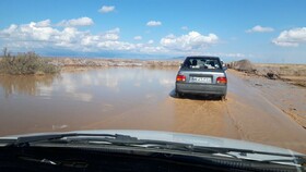 مسدود شدن راه ارتباطی 90 روستای حاشیه تفتان و حوزه میرجاوه بر اثر سیلاب و برف