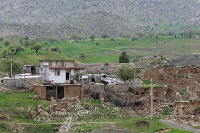 جریان زندگی در شهرستان سیل زده «معمولان»