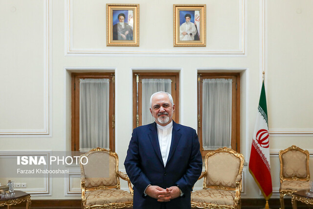 ظریف: درخواست میانجیگری نداریم/هیچکس با تروریست مذاکره نمیکند دیدار رییس کمیسیون سیاست خارجی و مهاجرت مجلس سنای ایتالیا با ظریف