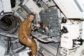 فضانورد ماموریت‌های "شاتل" و "اسکای‌لب" درگذشت