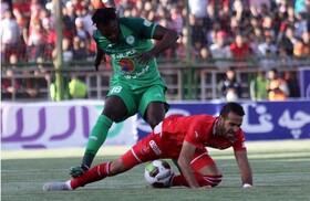 توقف پرسپولیس مقابل ذوب‌آهن/ منصوریان مدعیان قهرمانی را خوشحال کرد
