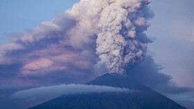 فوران کوه آتشفشانی معروف در اندونزی