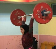 دختر پرستار و وزنه بردار ایران: تا پایان کرونا خدمت رسانی می‌کنم