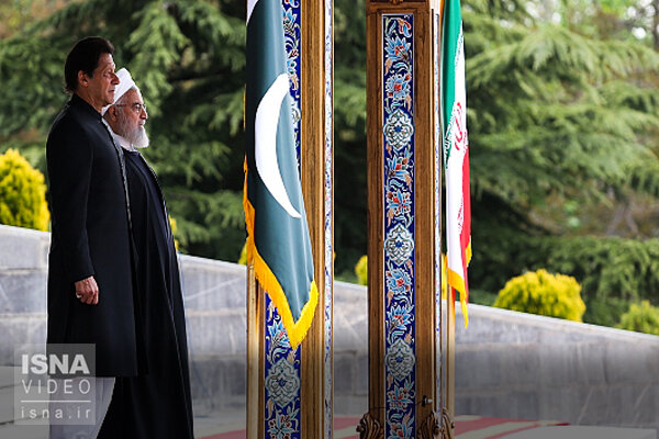 ویدئو / استقبال رسمی روحانی از نخست وزیر پاکستان