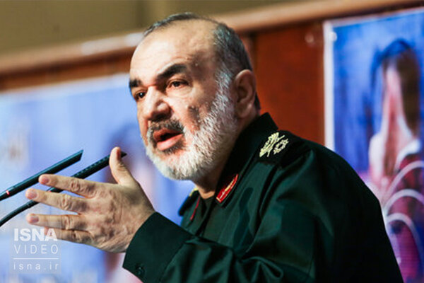 سرلشکر سلامی: سیزده آبان روز پیروزی بزرگ ملت ایران است