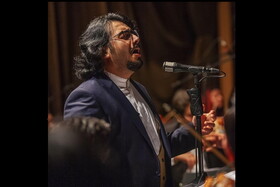 یک خواننده جوان تجلیل می‌شود