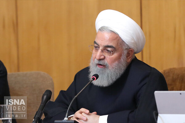 ویدئو / هم دفاع میکنیم و هم مذاکره رئیس جمهور با تأکید بر اینکه امروز راهی جز ایستادگی و مقاومت در برابر متجاوز وجود ندارد، تصریح کرد: آمریکاییها در طول 40 سال گذشته هر روز توطئه جدیدی علیه ملت بزرگ ایران طراحی و اجرا کردند و همواره شکست خورده و باز هم شکست خواهند خورد.
