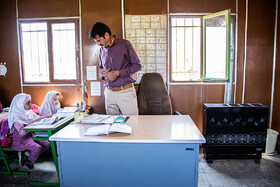 یکی از مشکلات کلاسهای کانکسی سرمای اول صبح آنهاست چرا که اکثرا با بخاری گرم میشوند و نمی توان بخاری را در طول شب روشن گذاشت چراکه اگر بخاری روشن بماند اتاقک فلزی داغ میشود.