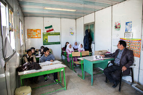 یکی از معضلات تحصیل و تدریس در مدارس کانکسی مسئله گرما و سرماست. ماهیت فلزی این مدارس سرما و گرما را تشدید کرده و کار را برای دانش آموزان و معلمان سخت می کند