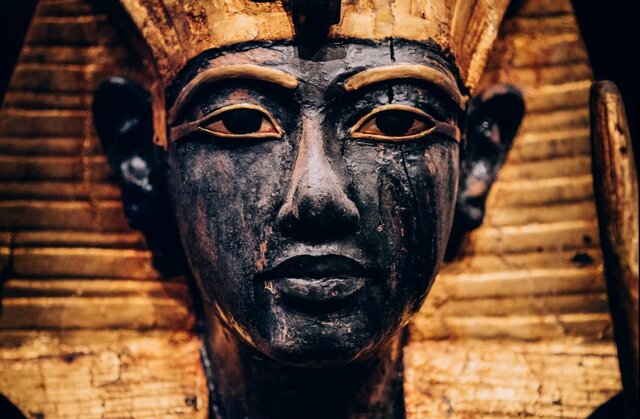 نمایش گنجینه فرعون طلایی در پاریس + تصاویر  