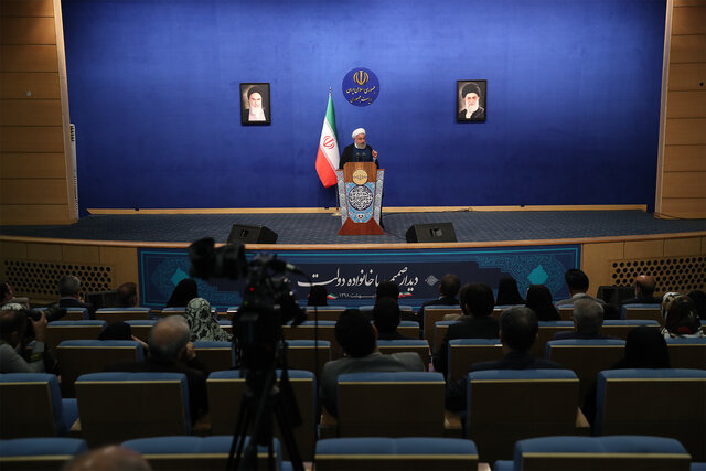 روحانی: میدانیم مردم در فشار سخت و سنگین زندگی هستند حسن روحانی