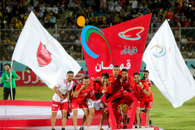 قهرمانی پرسپولیس در لیگ هجدهم