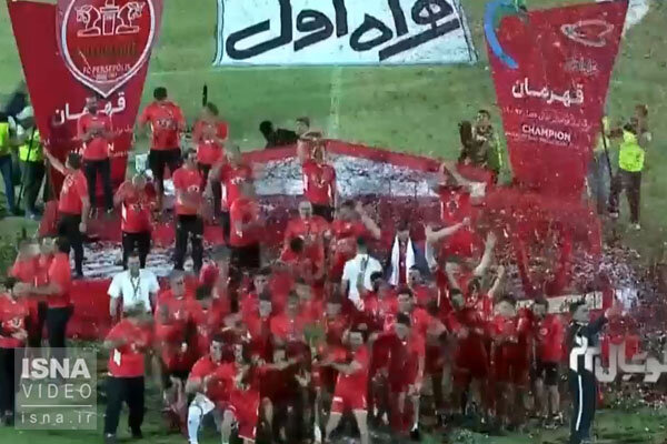 ویدئو / جشن قهرمانی پرسپولیس در لیگ برتر فوتبال