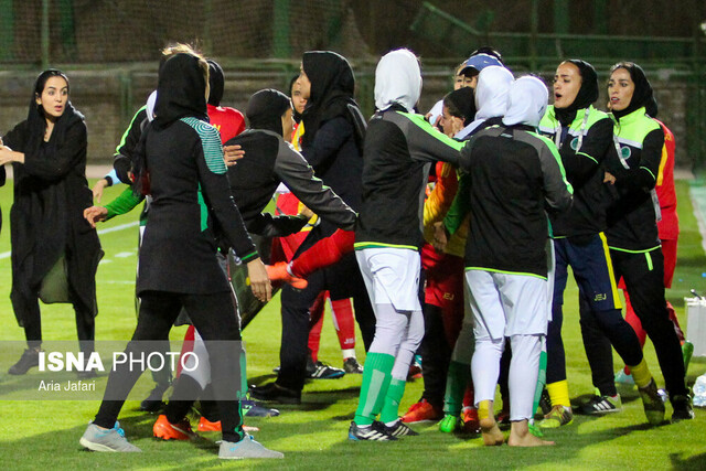 واکنش مسئول لیگ فوتبال بانوان در مورد زد و خورد در بازی شیراز 