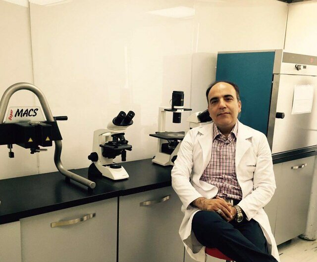 بازگشت دانشمند ایرانی به کشور به همراه ظریف