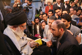 دیدار جمعی از شاعران و استادان زبان و ادب پارسی با رهبر انقلاب