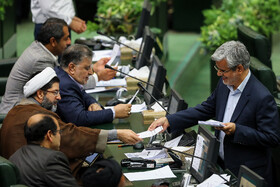  محمود صادقی، کاندیدای کارپردازی مجلس که در جریان انتخابات هیئت رییسه امروز رای نیاورد.