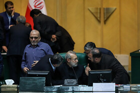 در جریان انتخابات ریاست مجلس، علی لاریجانی با ۱۵۵ رأی، مجدداً به عنوان رئیس مجلس در سال پایانی فعالیت مجلس دهم انتخاب شد.