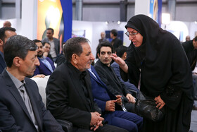 بازدید جهانگیری از نمایشگاه محصولات مددجویان کمیته امداد