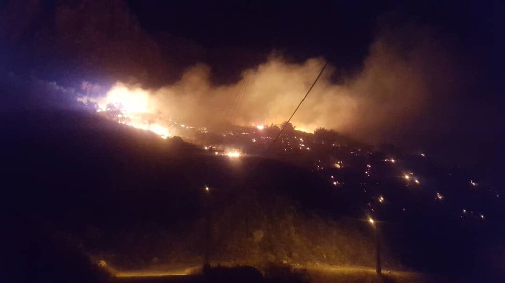 آتش ۳ روزه منطقه «خائیز» در حال کنترل شدن است