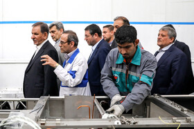بازدید اسحاق جهانگیری،محسن هاشمی و رضا رحمانی  از خط تولید واگن سازی آلومینیومی متروی تهران